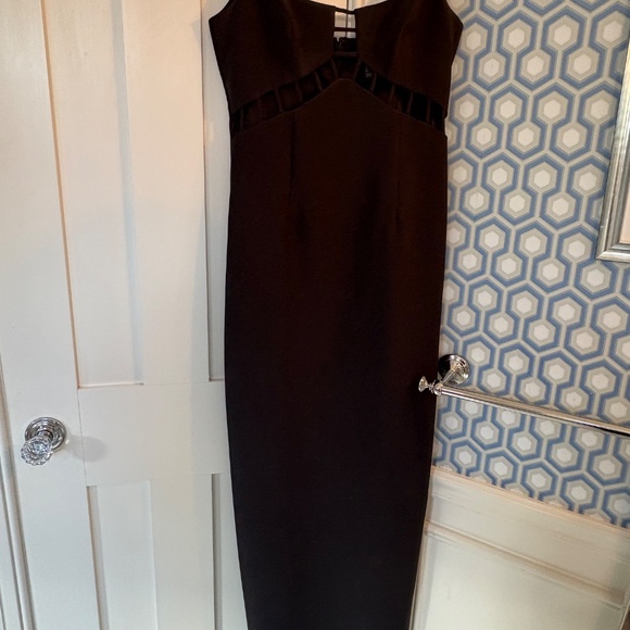 Black formal gown - Picture 3 of 3